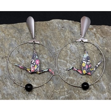 Créoles en acier inoxydable argent avec grue en origami et perles en obsidienne