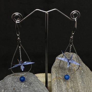 Boucles d'oreilles en acier inoxydable avec une libellule en origami et une perle en agate