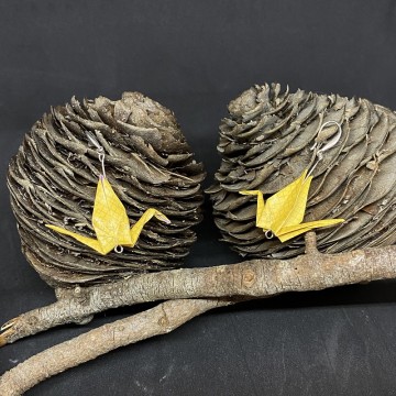 Boucles d'oreilles en alliage de laiton avec grues jaunes en origami
