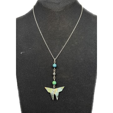 Collier chocker en acier inoxydable avec un papillon en origami et des perles de lave et de chrysocolle