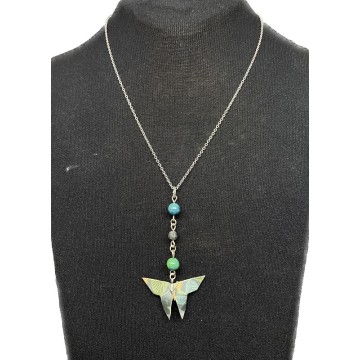 Collier chocker en acier inoxydable avec un papillon en origami et des perles de lave et de chrysocolle