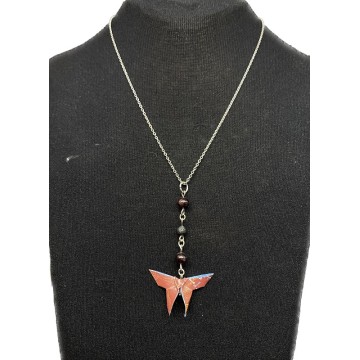 Collier chocker en acier inoxydable avec un papillon en origami et des perles de lave et de grenat