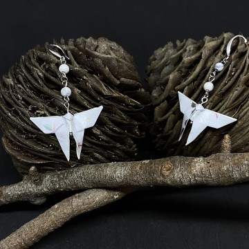 Boucles d'oreilles en alliage de laiton avec papillon en origami et perles en howlite