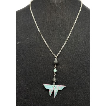 Collier chocker en acier inoxydable avec un papillon en origami et des perles de lave et de turquoise