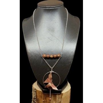 Collier en acier inoxydable argent, papier vernis marron et perles en jaspe