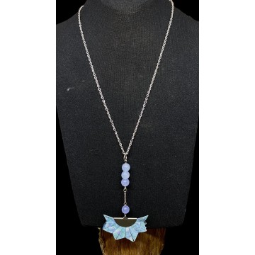 Collier en acier inoxydable argent, papier  bleu vernis et perles en angelite