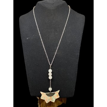 Collier en acier inoxydable argent, papier  vernis rose et perles en quartz