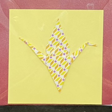 Carte ou faire-part carré avec une grue origami